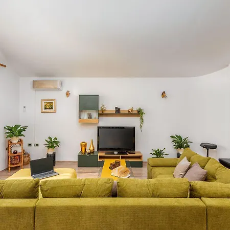 Mit Salzwasserpool, Billard, Tischtennis Und In Strandnaehe Vakantiehuis *