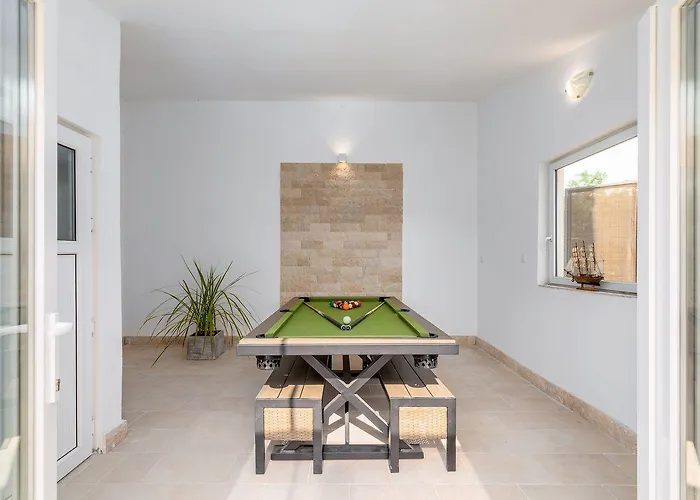 度假居 Mit Salzwasserpool, Billard, Tischtennis Und In Strandnaehe 普拉
