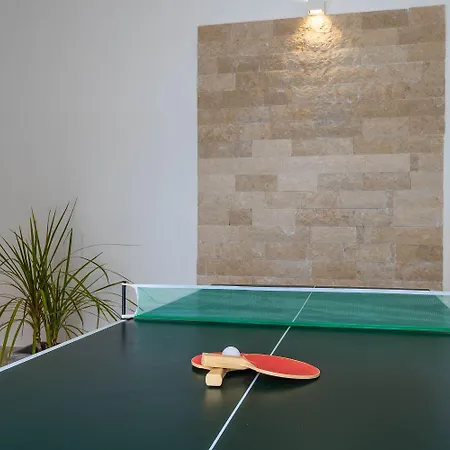 Ferienhaus Mit Salzwasserpool, Billard, Tischtennis Und In Strandnaehe