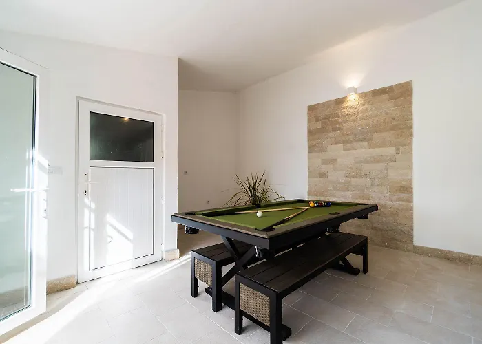 Mit Salzwasserpool, Billard, Tischtennis Und In Strandnaehe * Pula