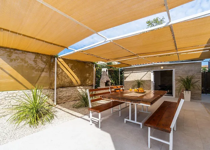 Mit Salzwasserpool, Billard, Tischtennis Und In Strandnaehe Holiday home