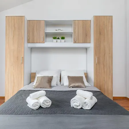 펜션 Mit Salzwasserpool, Billard, Tischtennis Und In Strandnaehe